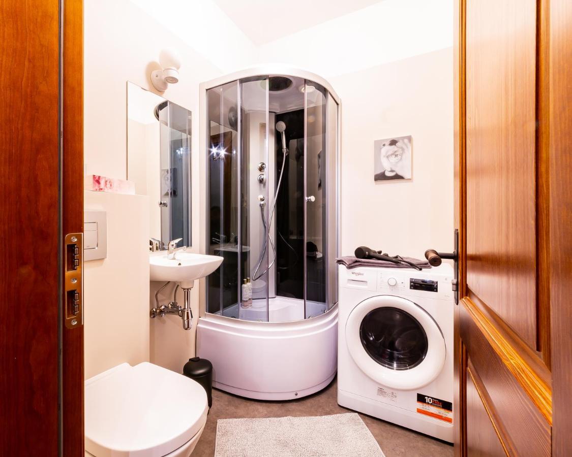 Appartement Gourmet Storie's Ap 68sqm Renovated Free Parking Riga